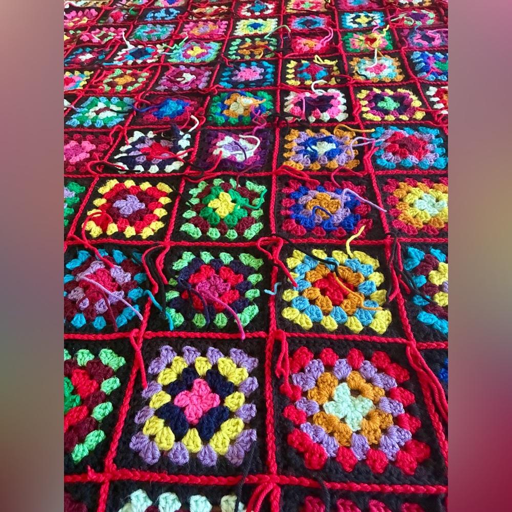 Crochet granny square blanket - Picture 2 of 4